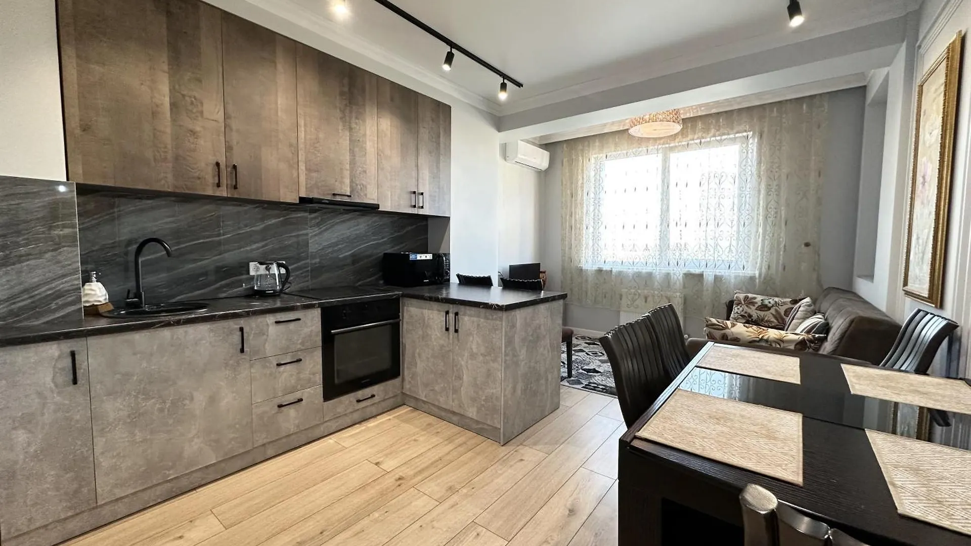 Admiral Apartments Almaty